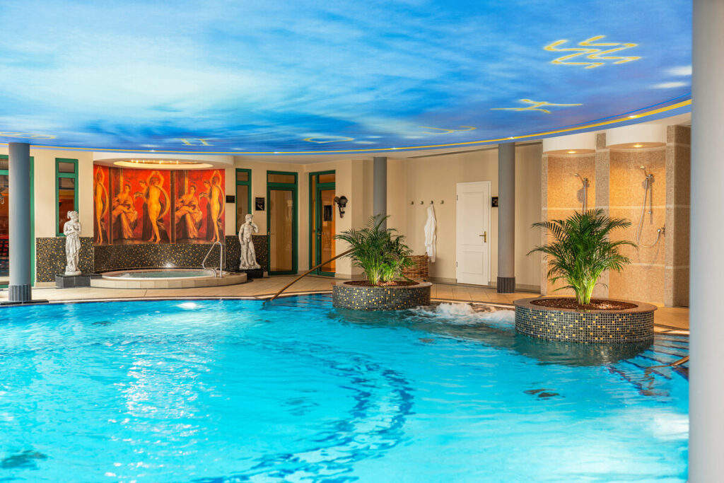 Römischer Innenpool im Residenz-Hotel Schloss Berg
