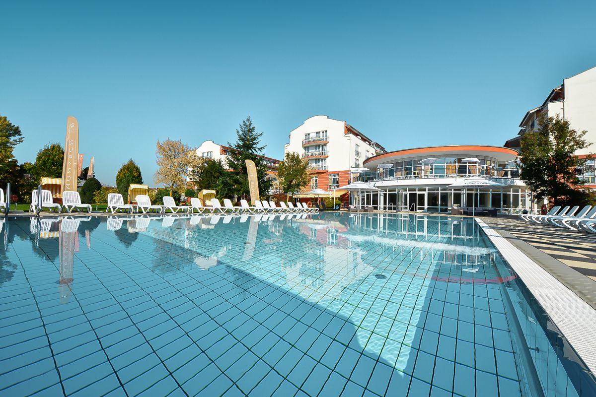 The Monarch Hotel Außenpool