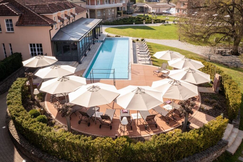 Außenpool des Hotel Bollants Spa im Park