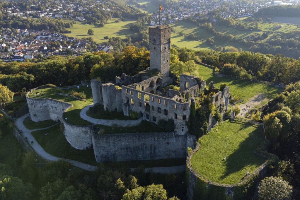 Aufnahmen der im Taunus gelegenen Burgruine Königstein